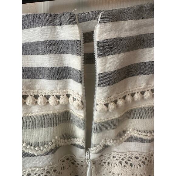 Tabitha Anthropologie Ivory Gray Striped Mini Skirt Pockets Lace Trim Size 4 - Picture 7 of 10